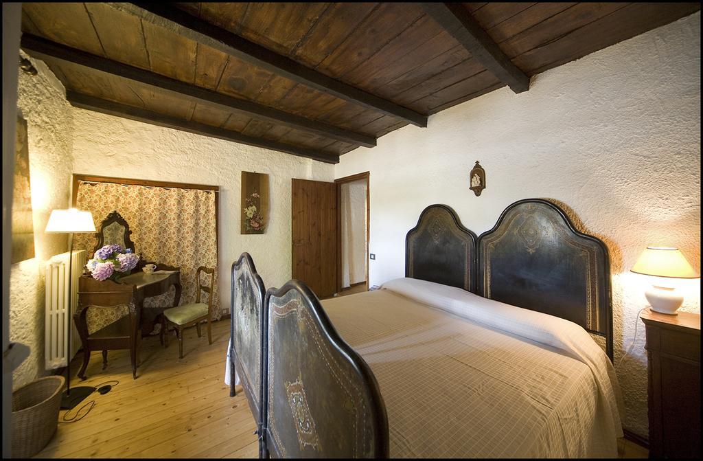 Bagnolo Piemonte Agriturismo Famiglia Al Castello Di Bagnolo חדר תמונה