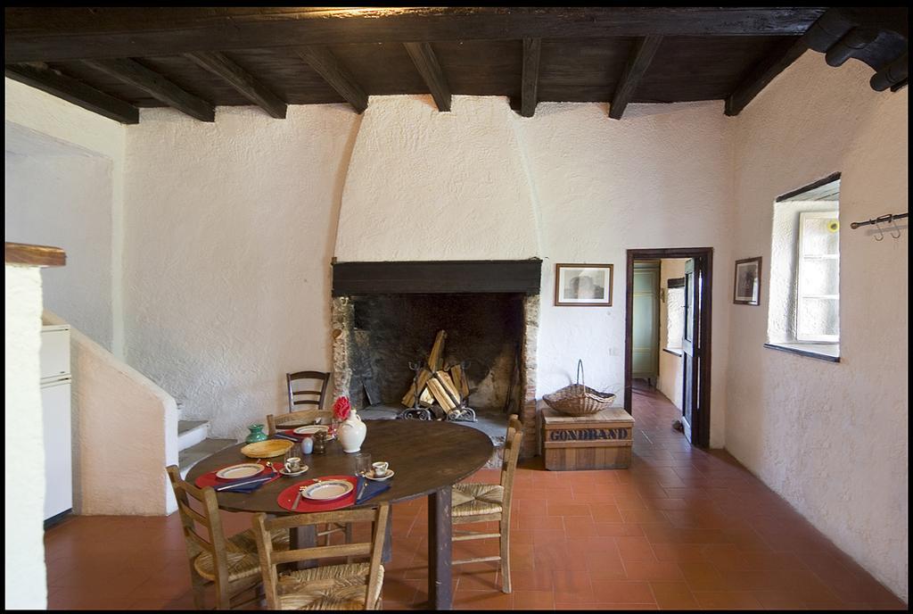 Bagnolo Piemonte Agriturismo Famiglia Al Castello Di Bagnolo חדר תמונה
