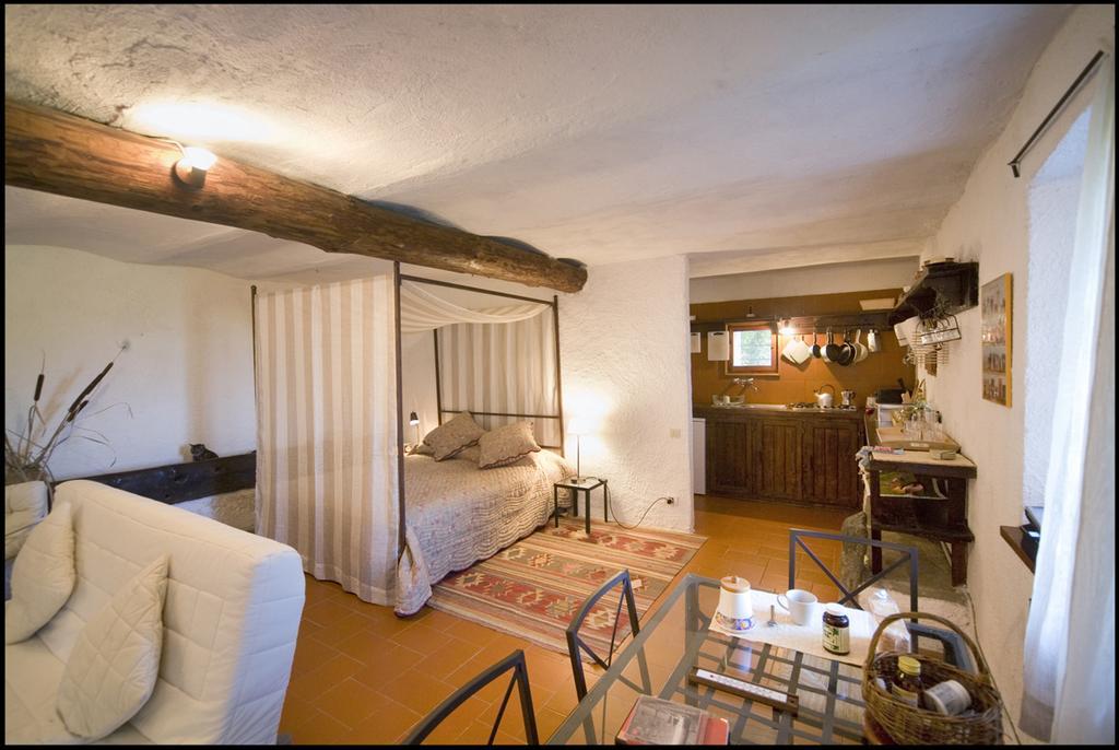 Bagnolo Piemonte Agriturismo Famiglia Al Castello Di Bagnolo חדר תמונה