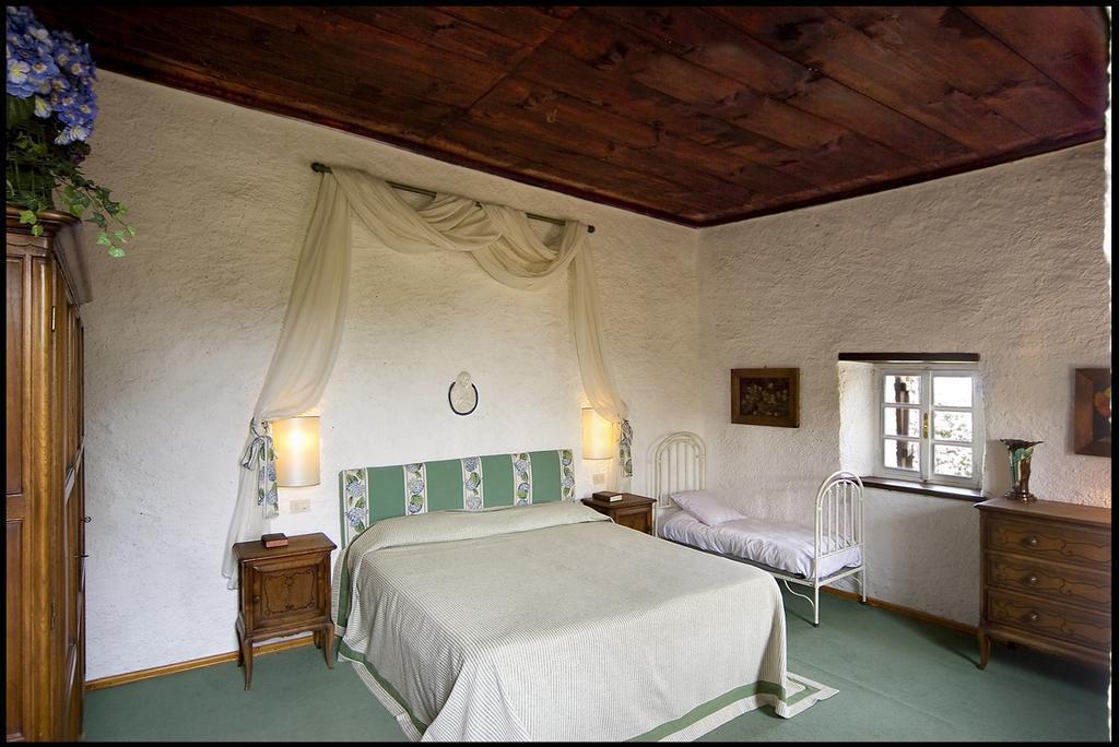 Bagnolo Piemonte Agriturismo Famiglia Al Castello Di Bagnolo חדר תמונה