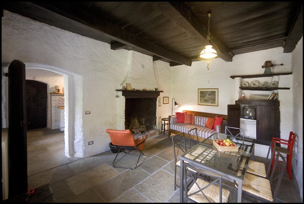 Bagnolo Piemonte Agriturismo Famiglia Al Castello Di Bagnolo חדר תמונה