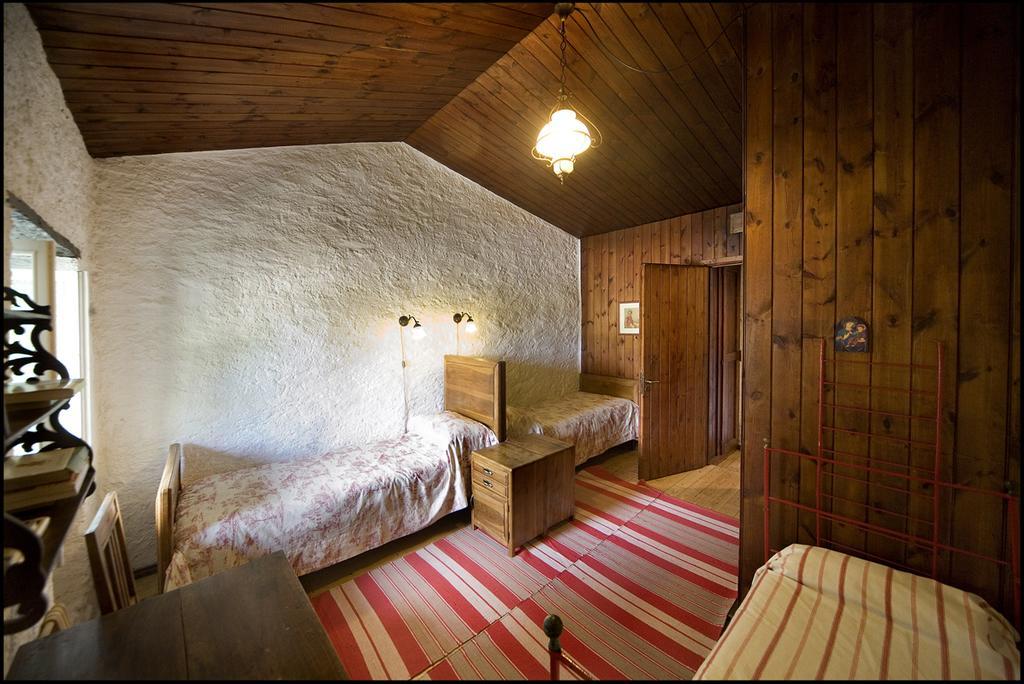 Bagnolo Piemonte Agriturismo Famiglia Al Castello Di Bagnolo חדר תמונה
